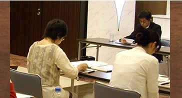 画像:2012年6月12日やわらぎ斎場西町・清田・やわらぎ伏見別邸葬祭セミナーの様子その1